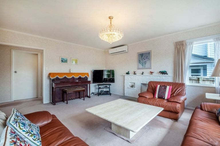 Photo of property in 4 Meadowvale Avenue, Forrest Hill, Auckland, 0620