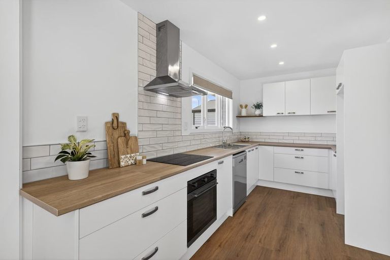 Photo of property in 2/64 Roberta Drive, Somerfield, Christchurch, 8024