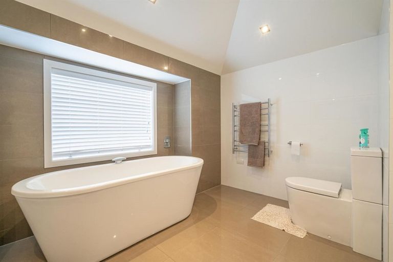 Photo of property in 26 Bluefin Way, West Harbour, Auckland, 0618