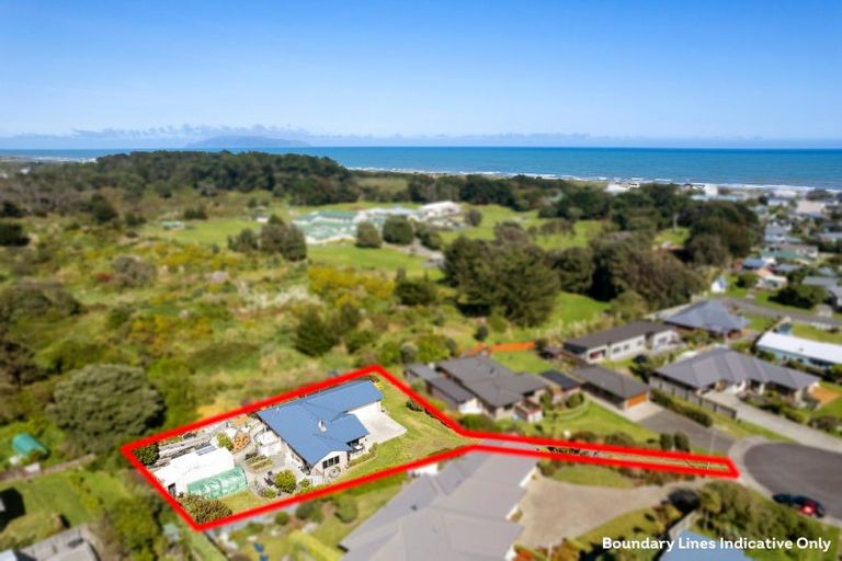 Photo of property in 9 Byron Brown Place, Otaki Beach, Otaki, 5512