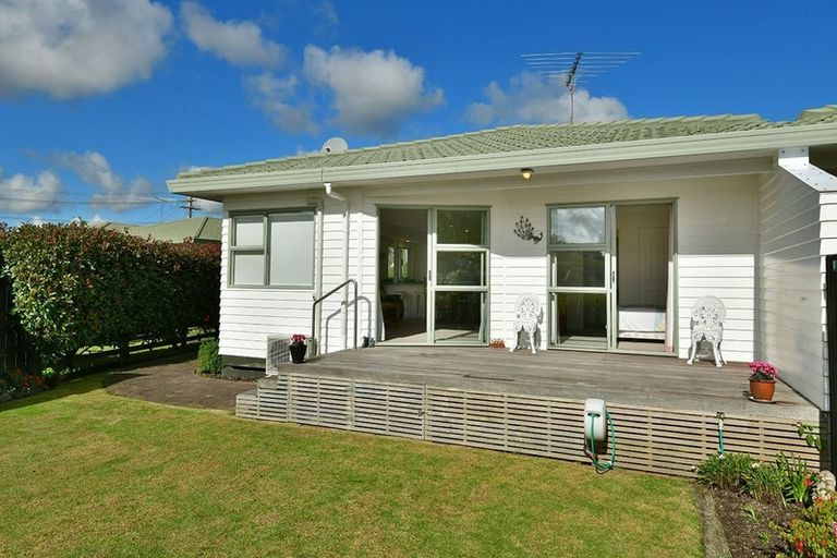 Photo of property in 2/28 Awaroa Road, Helensville, 0800