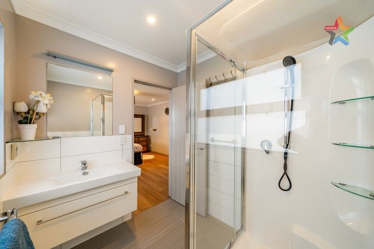 Photo of property in 8a Glen Iris Grove, Woburn, Lower Hutt, 5010