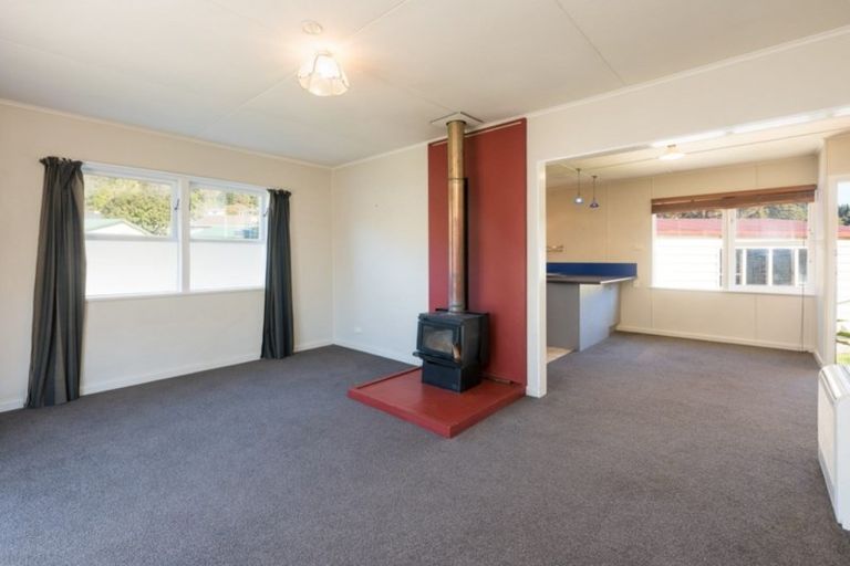 Photo of property in 48 Wairau Road, Picton, 7220