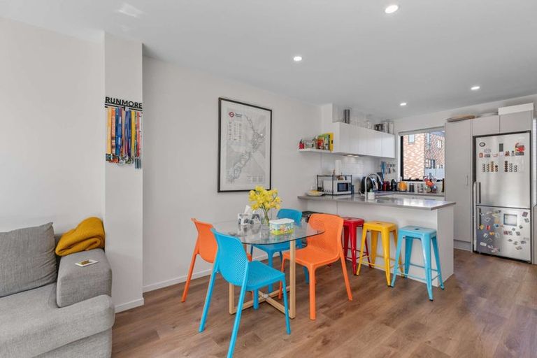 Photo of property in 28 Kotuitui Street, Manukau, Auckland, 2104