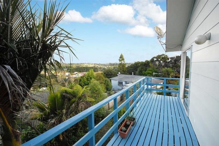 Photo of property in 2/28 Noeleen Street, Glenfield, Auckland, 0629