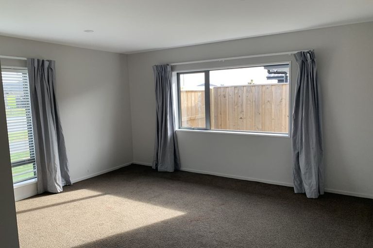 Photo of property in 17 Broadway Parade, Rolleston, 7615