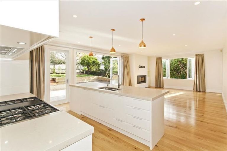 Photo of property in 4 Wakanui Street, Birkenhead, Auckland, 0626