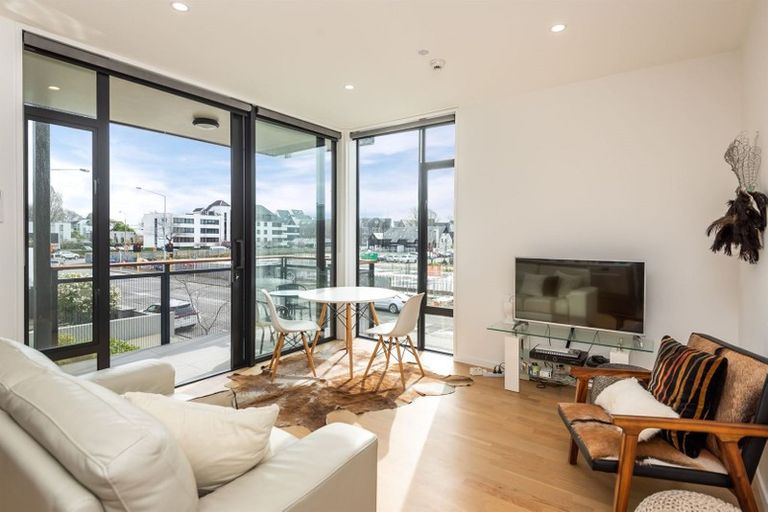 Photo of property in 1/50 Kilmore Street, Christchurch Central, Christchurch, 8013