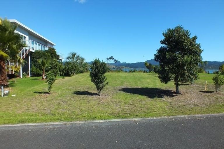 Photo of property in 114 Ti Kouka Crescent, Matarangi, Whitianga, 3592