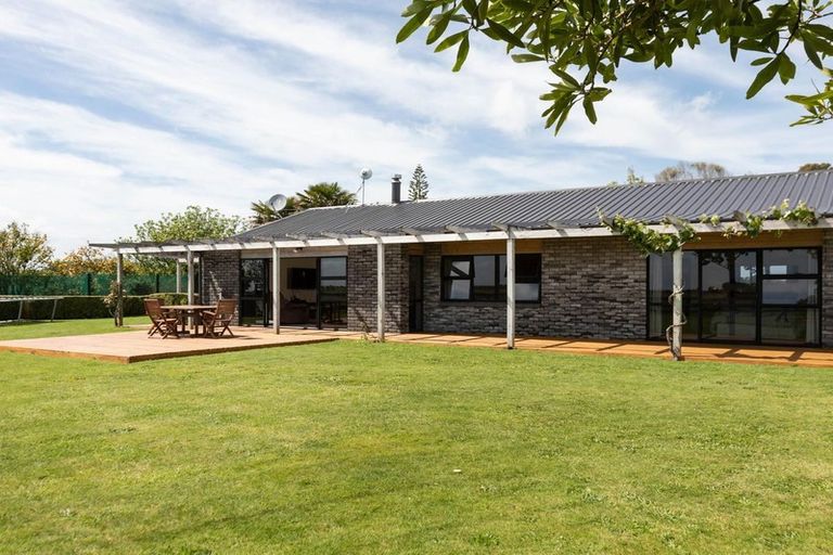 Photo of property in 787 Main North Road, Motunui, Waitara, 4383