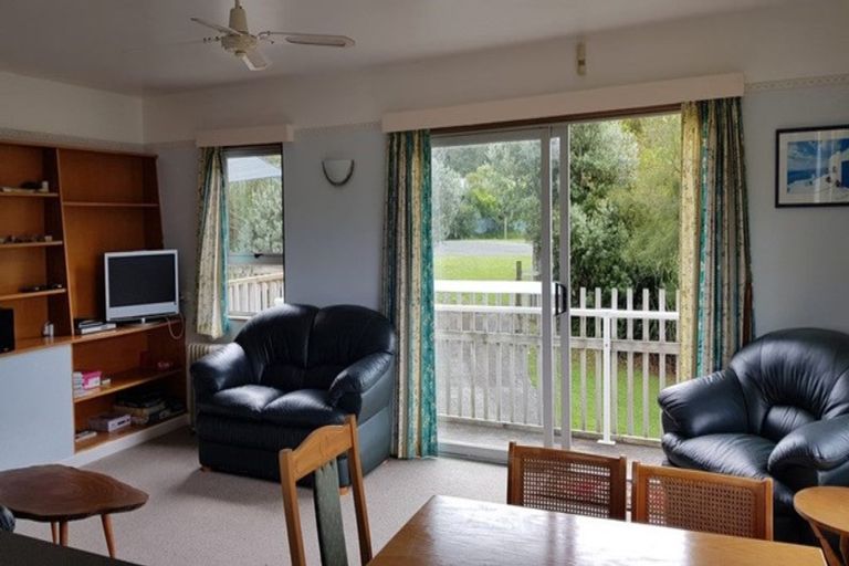 Photo of property in 12 Omutu Street, Oakura, Hikurangi, 0184