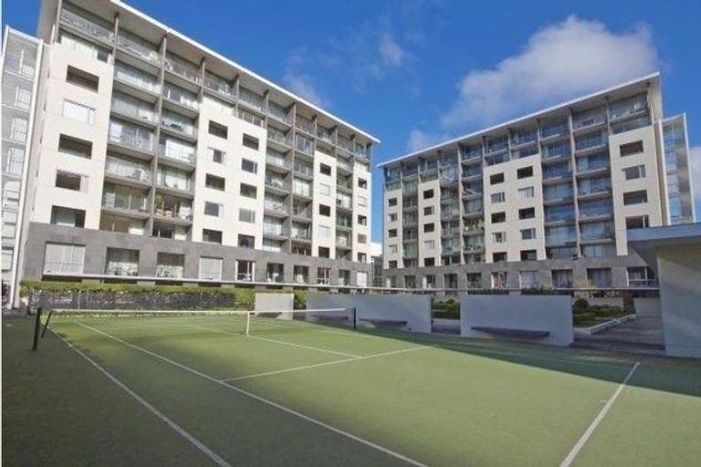 Photo of property in Sanctum Apartment, 10 Ebor Street, Te Aro, Wellington, 6011