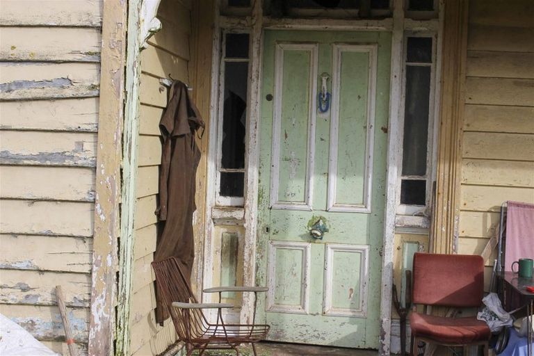 Photo of property in 43 Stafford Street, Orepuki, Riverton, 9881