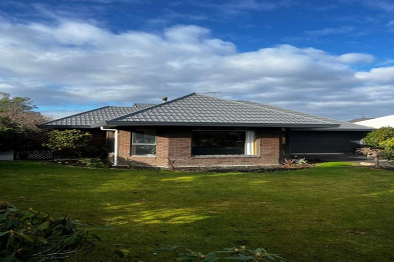 Photo of property in 18 Vanderbilt Place, Halswell, Christchurch, 8025