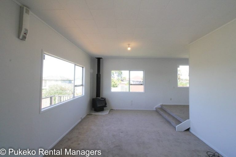 Photo of property in 33 Lendenfeld Drive, Papatoetoe, Auckland, 2025