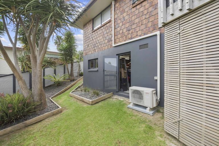 Photo of property in 28 Hawaiian Parade, Arkles Bay, Whangaparaoa, 0932