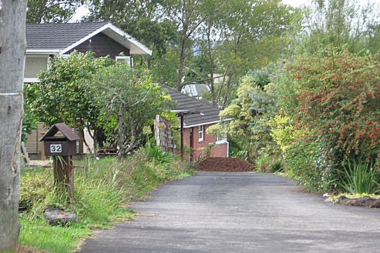 Photo of property in 32 Lyndhurst Road, Te Atatu South, Auckland, 0610