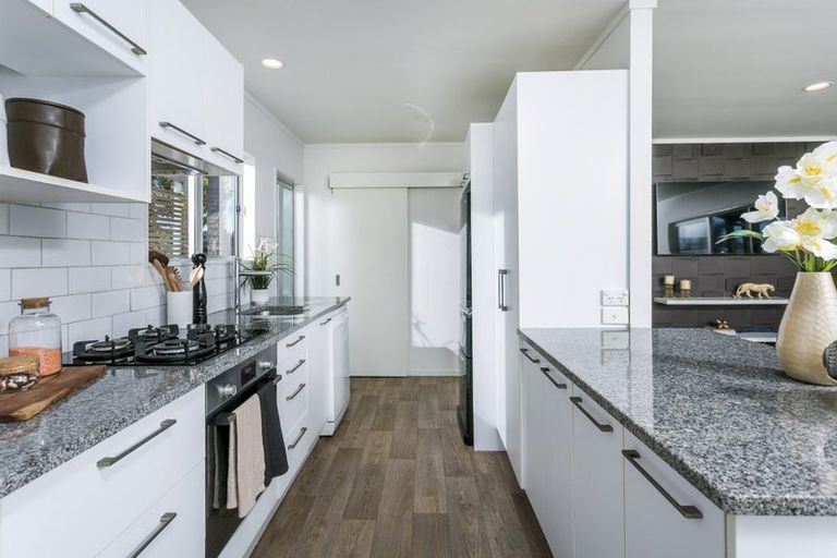 Photo of property in 33b Ngahere Views, Orewa, 0931