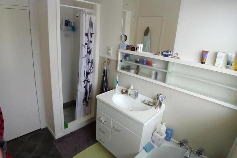 Photo of property in 2/3 Rahopara Street, Castor Bay, Auckland, 0620