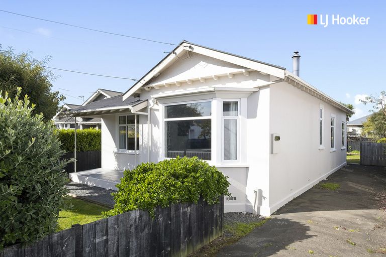 Photo of property in 23 Hargest Crescent, Saint Kilda, Dunedin, 9012