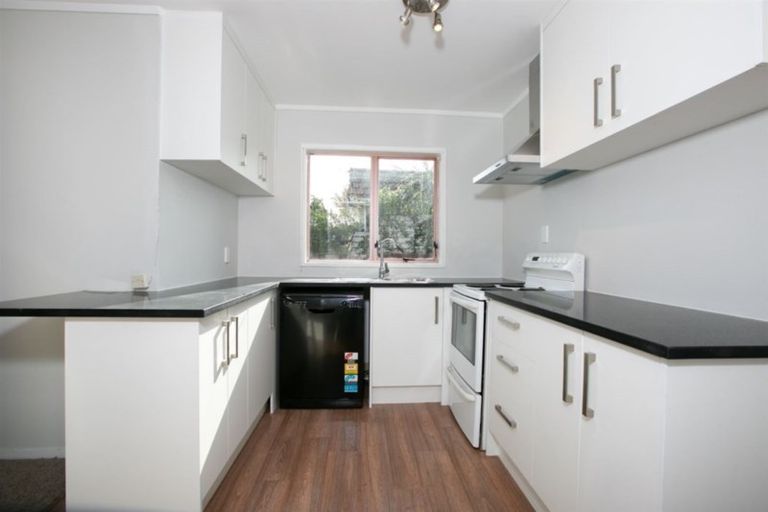 Photo of property in 2/159 Te Atatu Road, Te Atatu South, Auckland, 0610