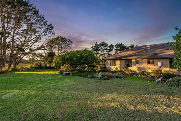 Photo of property in 296a Oaia Road, Muriwai, Waimauku, 0881