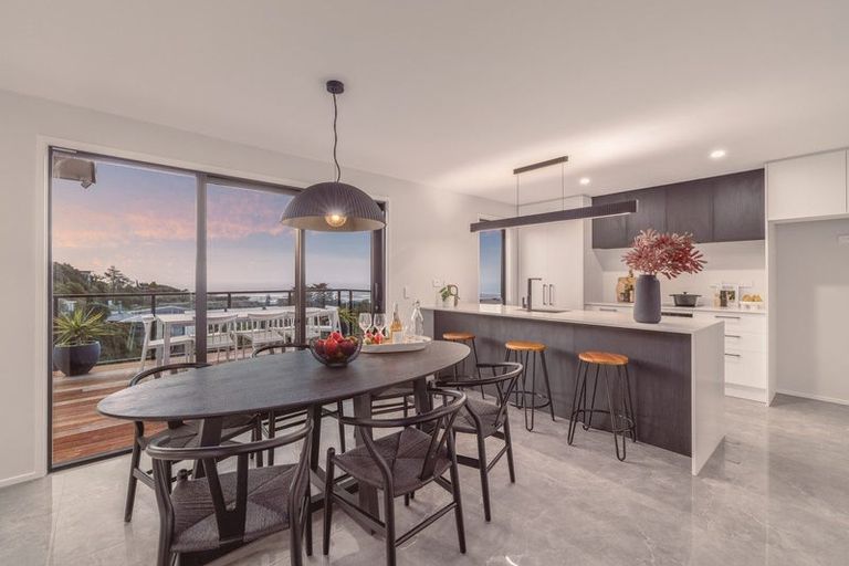 Photo of property in 307a Mount Pleasant Road, Mount Pleasant, Christchurch, 8081