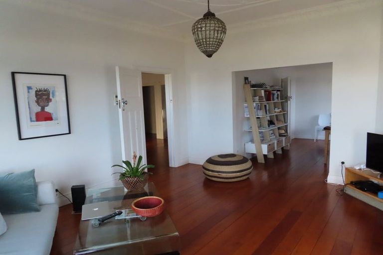 Photo of property in 16 Grosvenor Terrace, Thorndon, Wellington, 6011