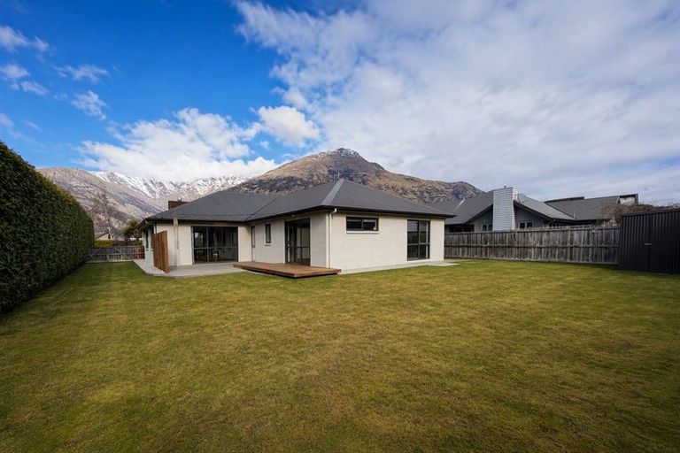 Photo of property in 25 Mavora Road, Lake Hayes, Queenstown, 9304