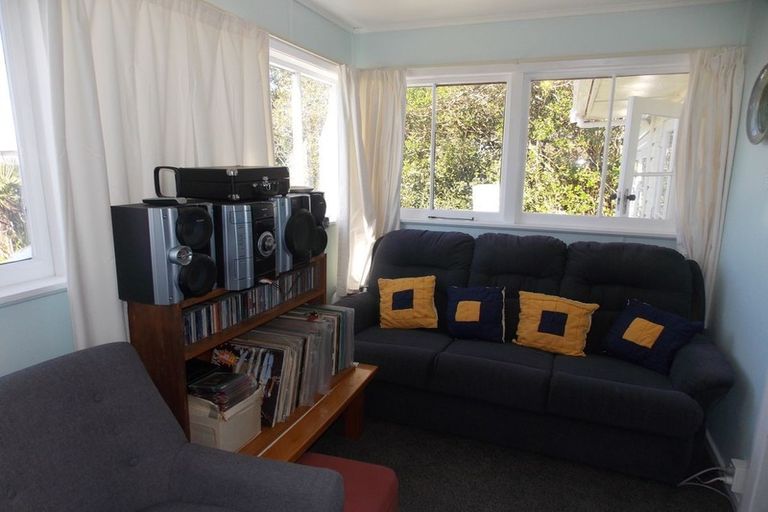 Photo of property in 24 Nuku Street, Tangimoana, 4822