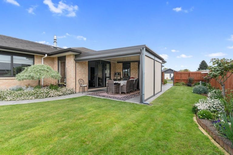 Photo of property in 10 Austin Reid Avenue, Carterton, 5713