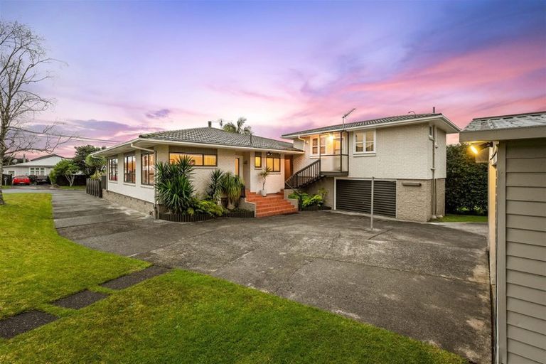 Photo of property in 7 Divich Avenue, Te Atatu South, Auckland, 0610