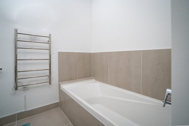 Photo of property in 2/210 Karori Road, Karori, Wellington, 6012