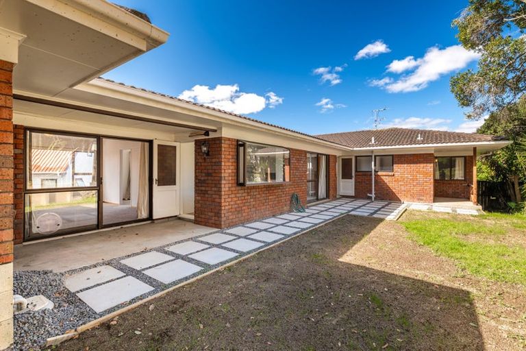 Photo of property in 176 Sturges Road, Henderson, Auckland, 0612