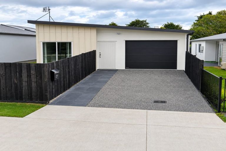 Photo of property in 21 Regiment Road, Papakura, 2110