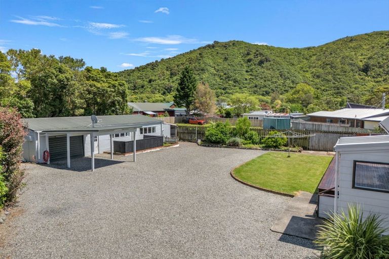 Photo of property in 6d Beach Road, Waikawa, Picton, 7220