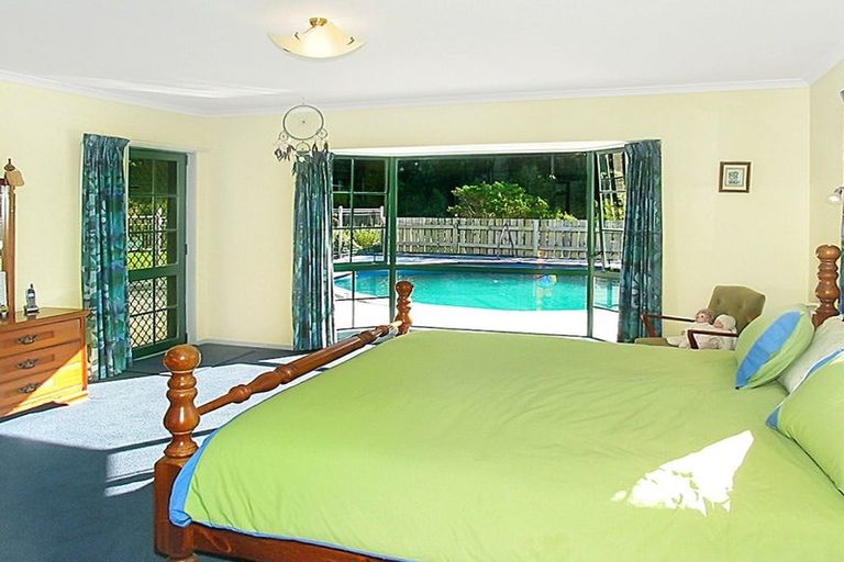 Photo of property in 21 Richmond Hill, Glenside, Wellington, 6037