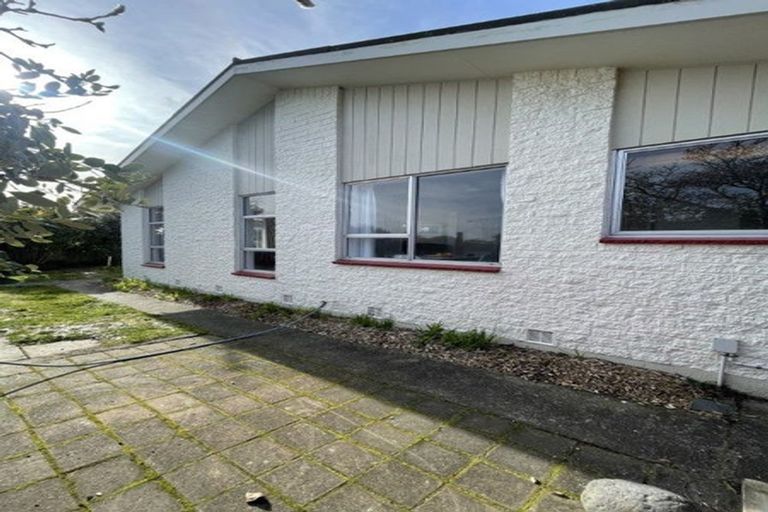 Photo of property in 52 Royal Park Drive, Parklands, Christchurch, 8083