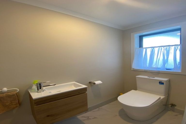 Photo of property in 2/26 Allen Street, Mangere East, Auckland, 2024