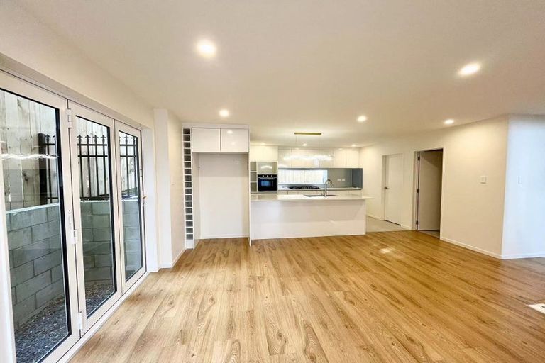 Photo of property in 146 Glengarry Road, Glen Eden, Auckland, 0602