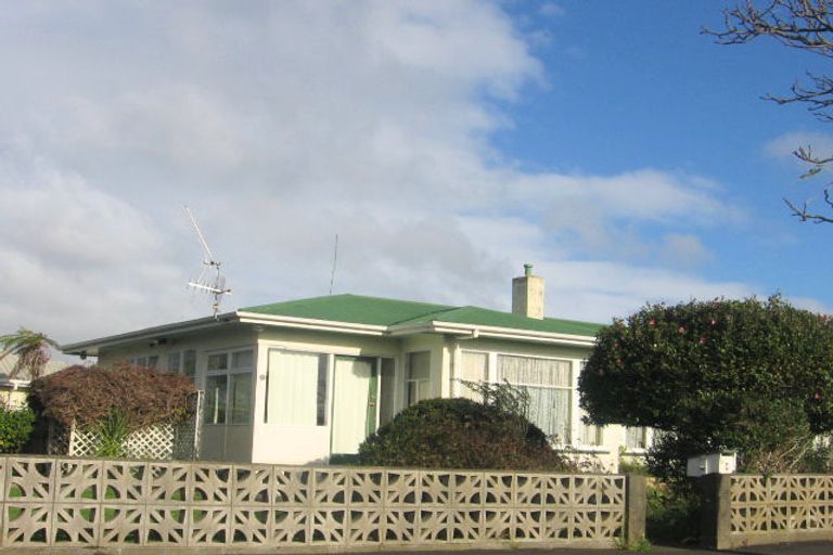 Photo of property in 4 Aberdeen Avenue, Takaro, Palmerston North, 4412