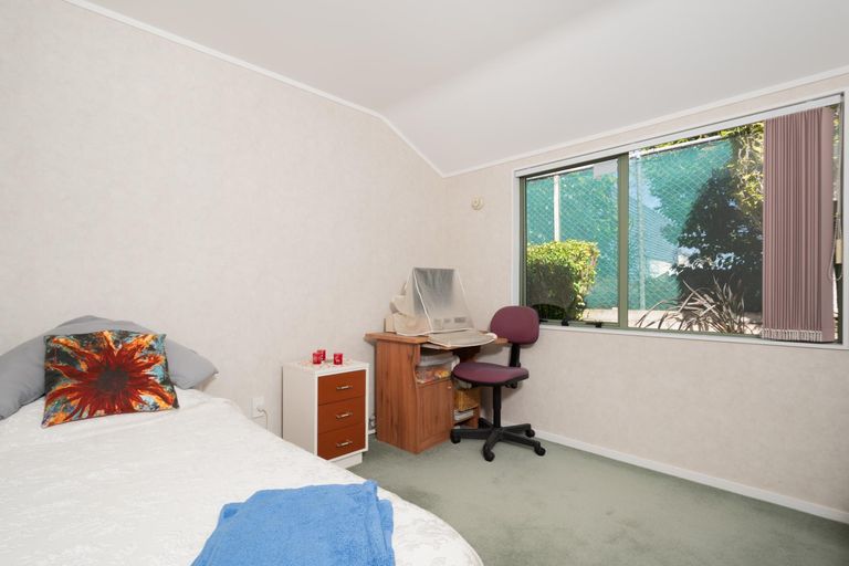 Photo of property in 33 Maurice Borich Place, Henderson, Auckland, 0610
