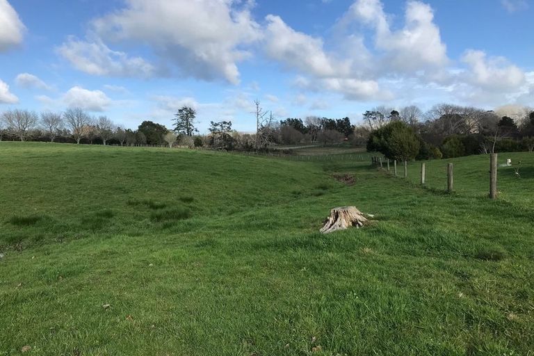 Photo of property in 166h Postman Road, Dairy Flat, 0794