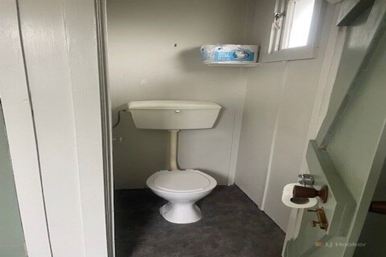 Photo of property in 8 Holmes Street, Waimate, 7924