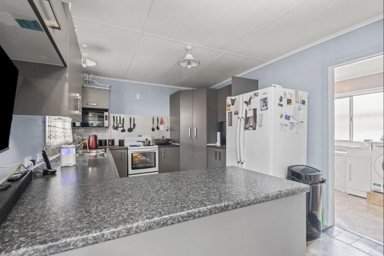 Photo of property in 4 Ngahina Street, Marton, 4710