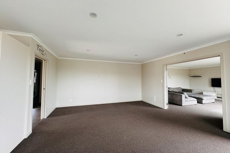 Photo of property in 8 Gibraltar Way, Fitzherbert, Palmerston North, 4410