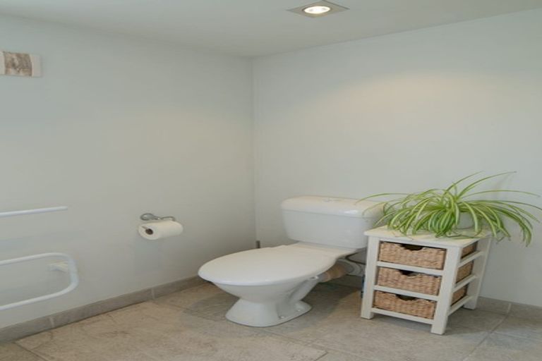 Photo of property in 13a Graham Avenue, Te Atatu Peninsula, Auckland, 0610