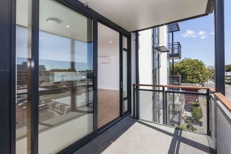 Photo of property in 1/50 Kilmore Street, Christchurch Central, Christchurch, 8013