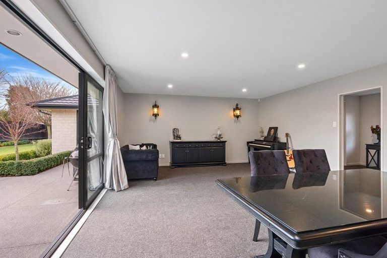 Photo of property in 18 Dunaverty Place, Broomfield, Christchurch, 8042