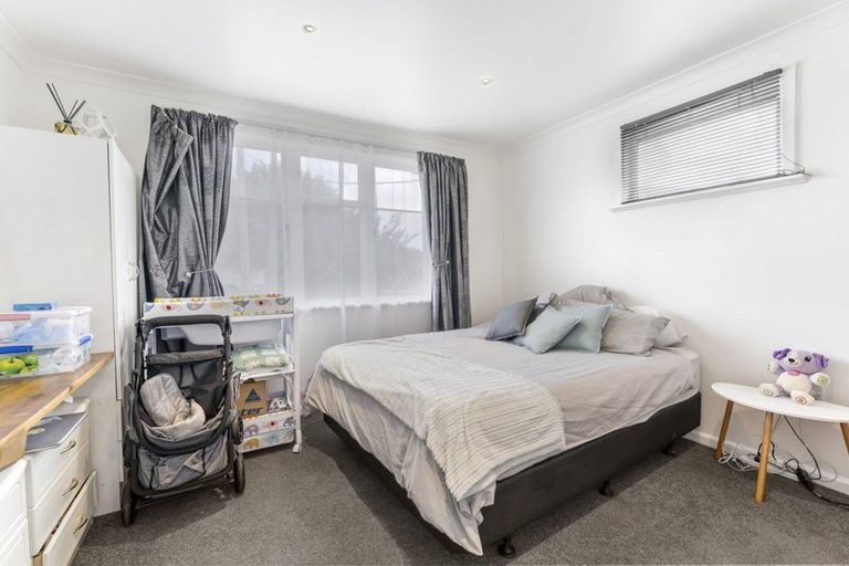 Photo of property in 16 Totara Street, Otaki, 5512